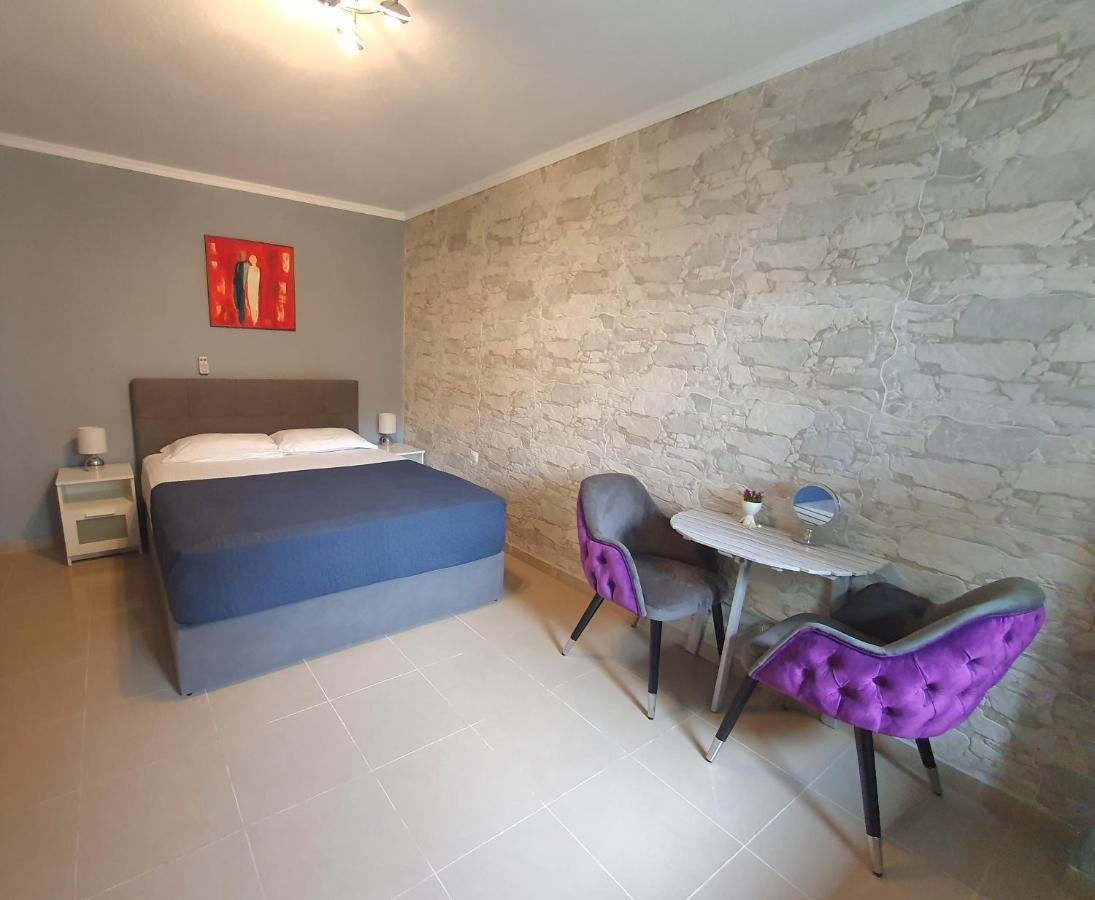 Dave Apartment *